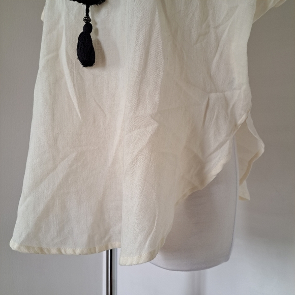Star Mela | Cream white & black embroidered tunic shirt with tassels - Picture 5 of 12